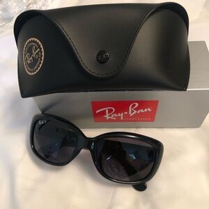 Ray-Ban Women's Black Polarized Sunglasses